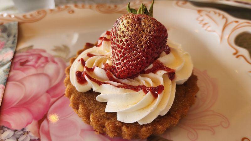Pastries That Look Almost Too Pretty To Eat Pastries That Look Almost Too Pretty To Eat