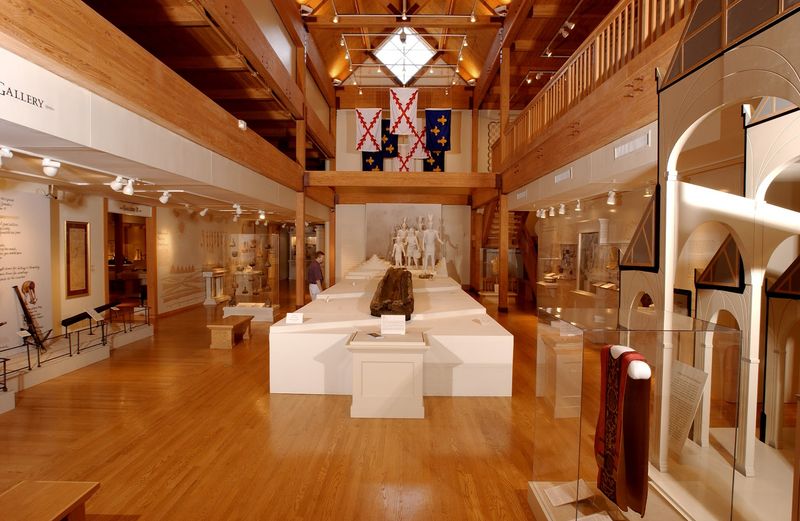Interpretive Displays Expanding Beyond Surface Narratives Interpretive Displays Expanding Beyond Surface Narratives