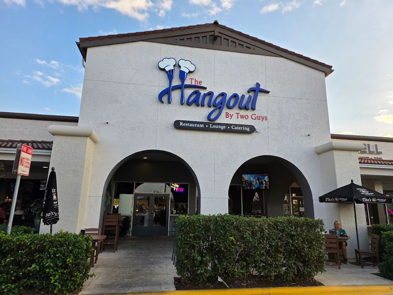The Hangout By Two Guys, Naples