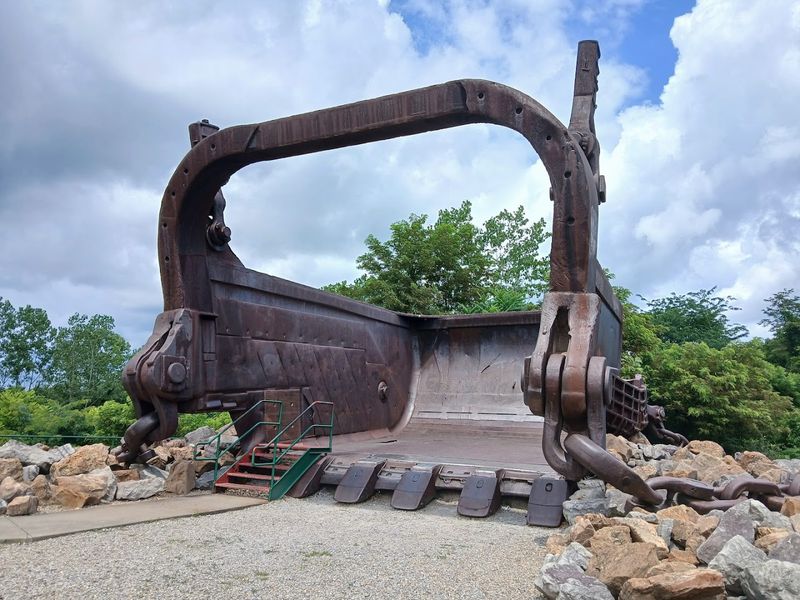Big Muskie Bucket, McConnelsville, Ohio