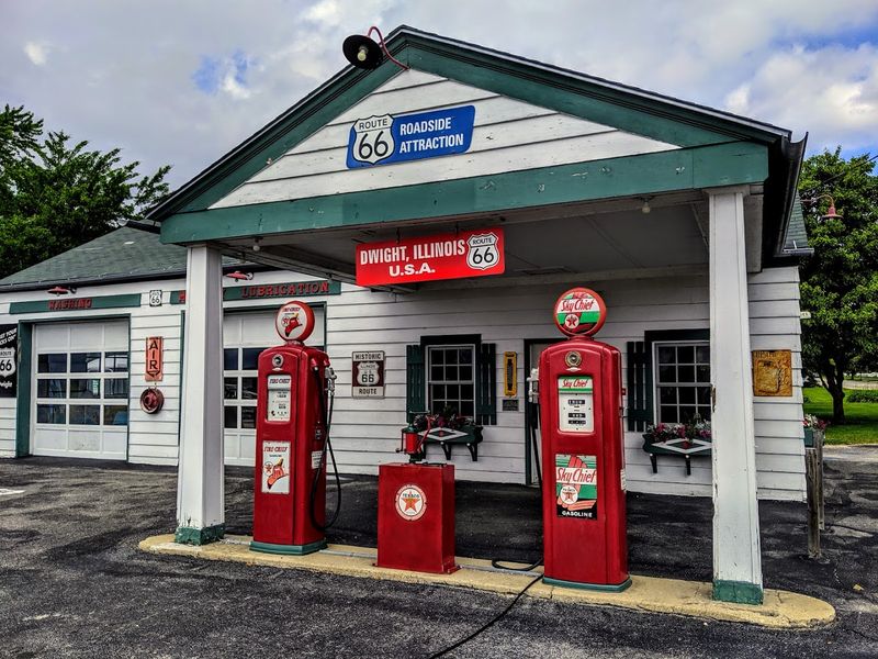 Ambler's Texaco Gas Station, Dwight, Illinois