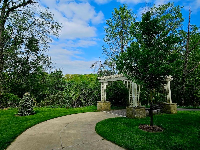Paved Paths That Welcome Every Kind Of Visitor Paved Paths That Welcome Every Kind Of Visitor