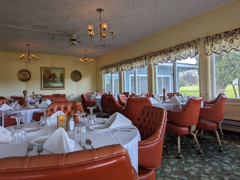 Pay Attention To The Room Before The Food Arrives
