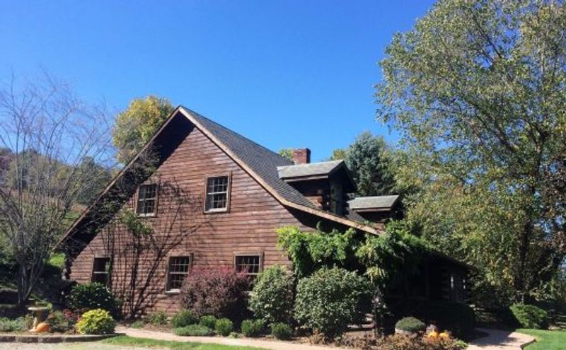 The Rustic Cabin Rentals