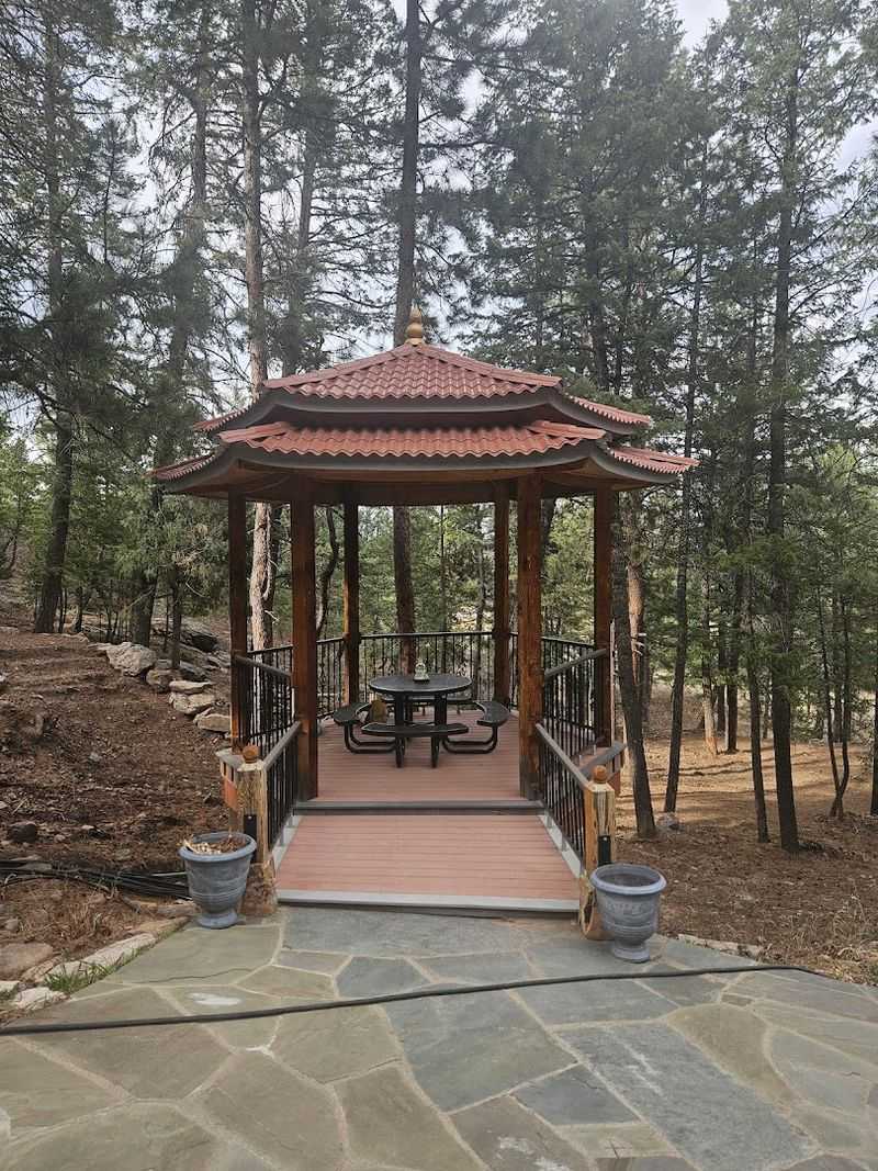 Peaceful Gardens And Quiet Outdoor Sitting Spots