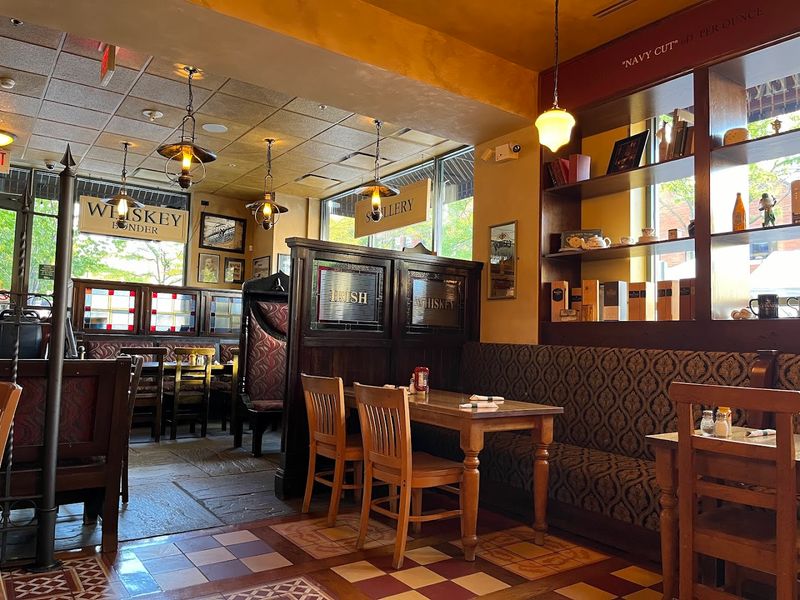 Peggy Kinnane's, Arlington Heights