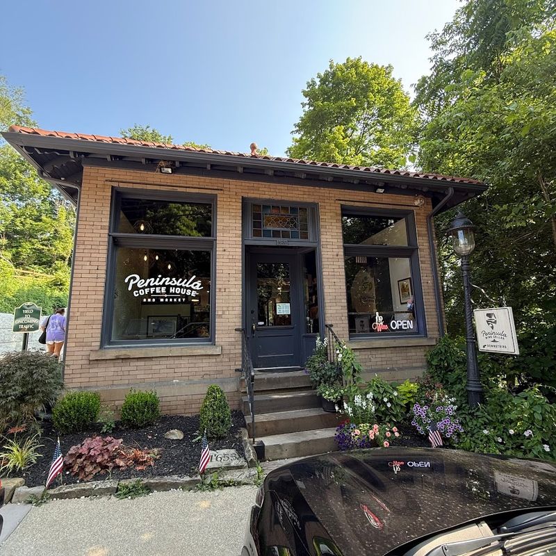 Peninsula Coffee House & Market, Peninsula