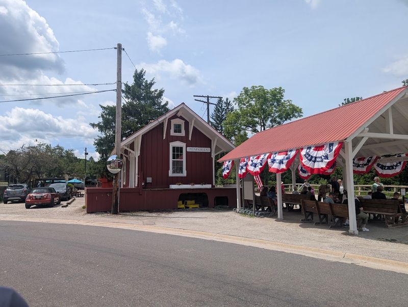 Peninsula Depot, Peninsula