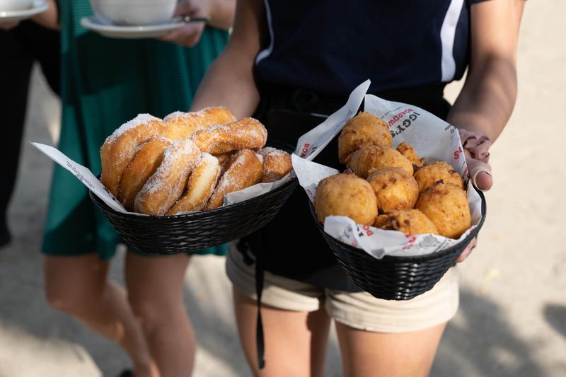 Rhode Island: Iggy's Doughboys and Chowder House