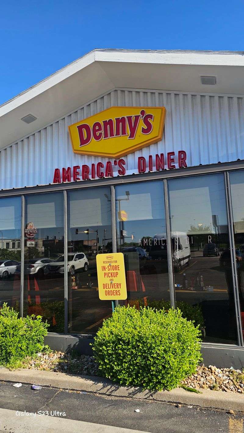 Denny's — 2117 Taney St, Kansas City