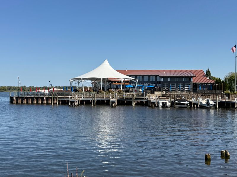 Boatwerks Waterfront Restaurant, Holland