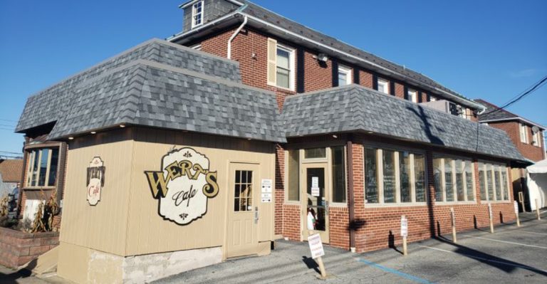 People Can’t Resist Driving Across Pennsylvania For The Onion Rings At This Tiny Eatery