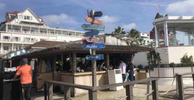 People Cross County Lines In California Just To Eat At These Famous Beachside Taco Shacks