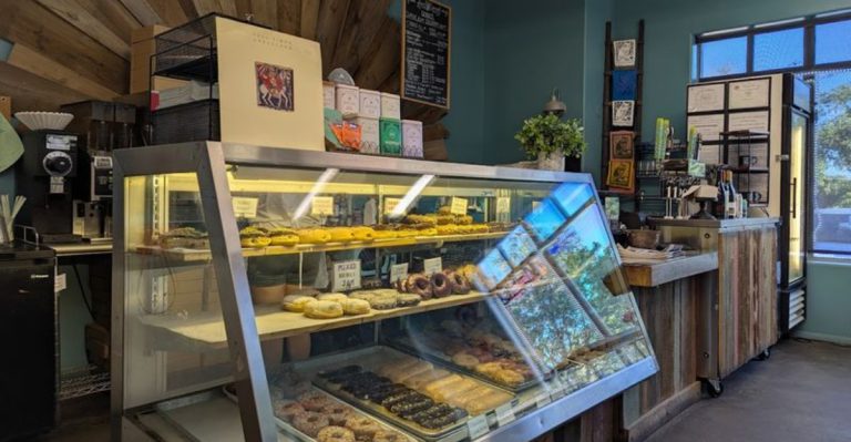People Drive Miles In New Mexico Just For These Apple Fritters That Make Mornings Magical