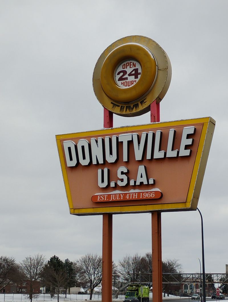 Donutville USA, Dearborn