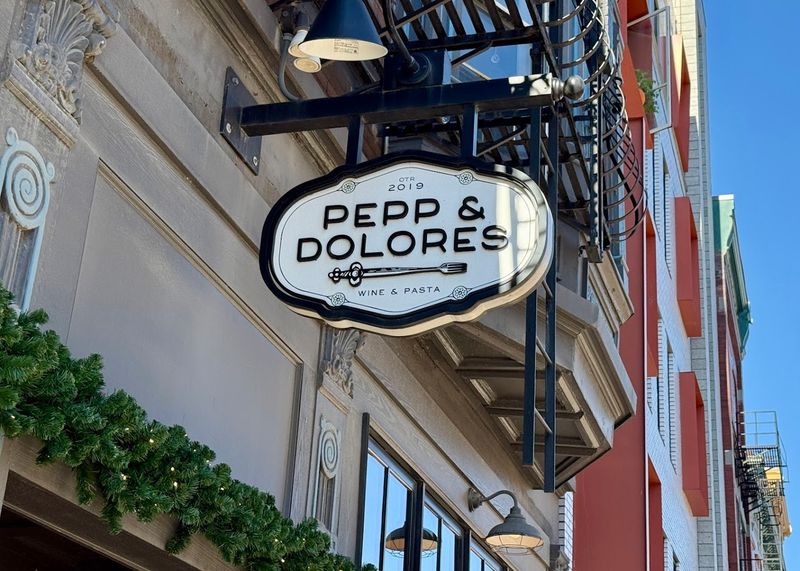 Pepp & Dolores, Cincinnati Pepp & Dolores, Cincinnati