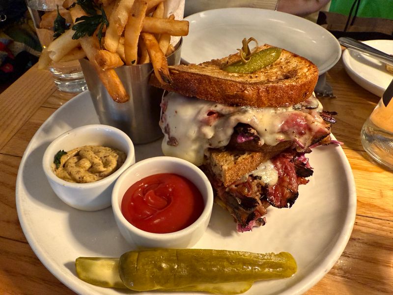 Triple-Cheese Breadcrumb