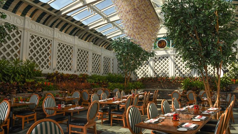 La Taverne – Broadmoor's Timeless Treasure