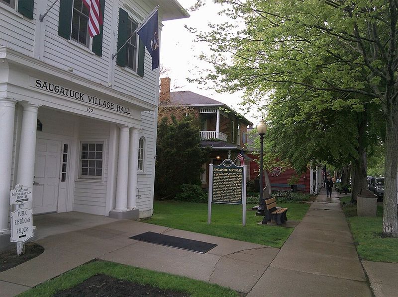 Singapore, Saugatuck