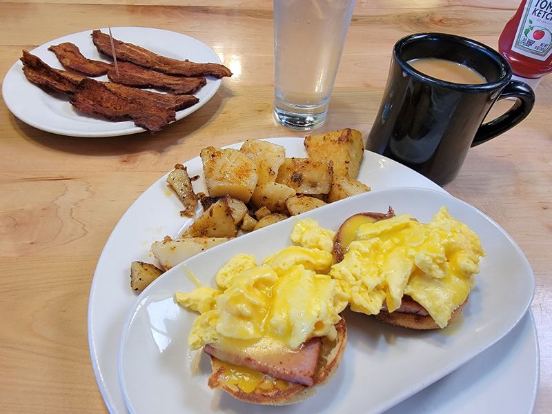 Incredible Bacon That Comes Four Huge Pieces at a Time