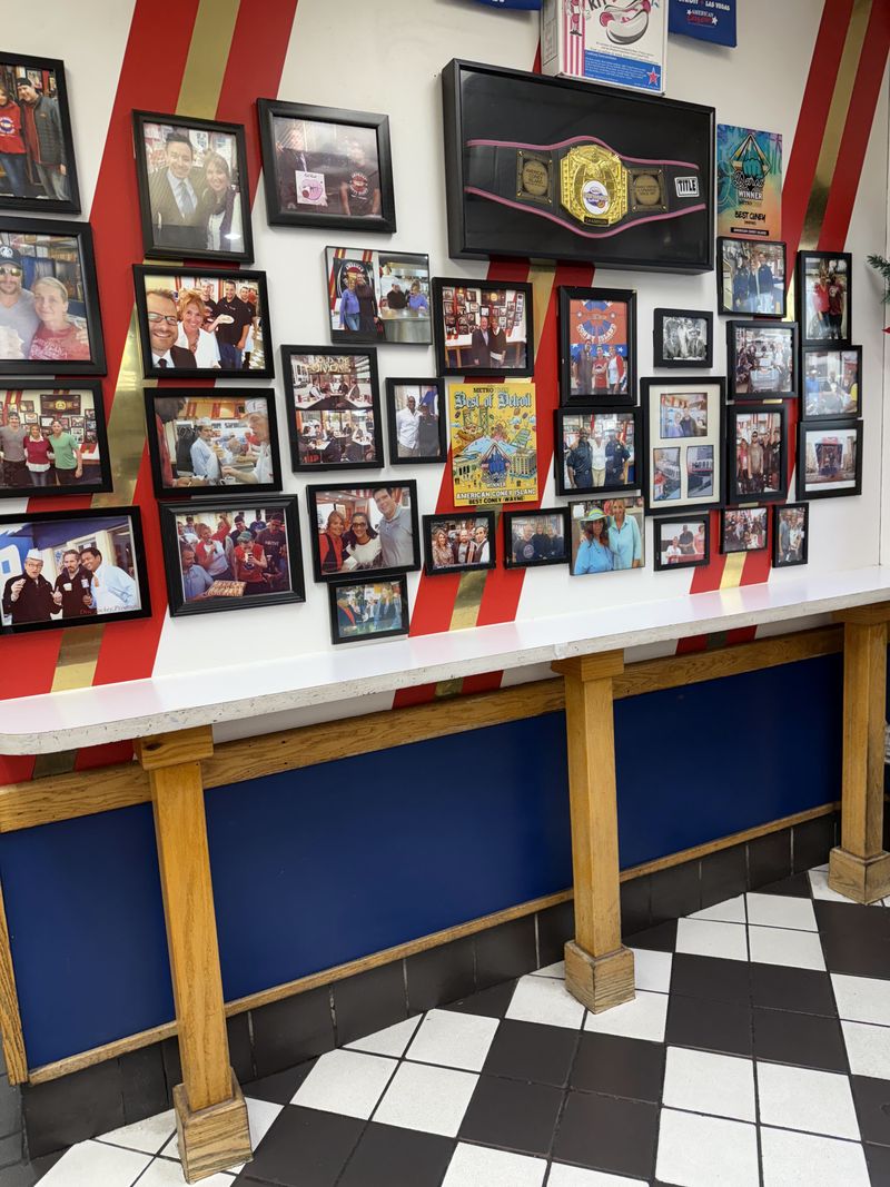 Eye-Catching Retro Atmosphere Inside