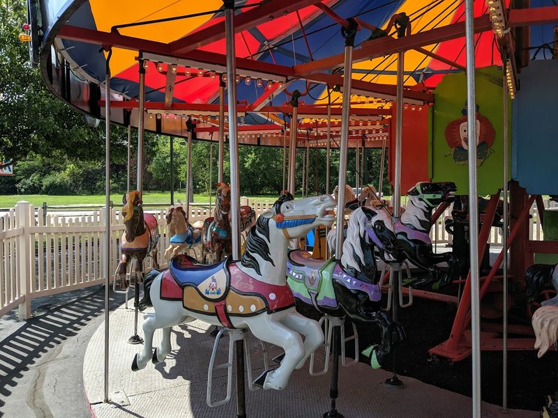 Shade, Seating, and Practical Tips for a Hot Day