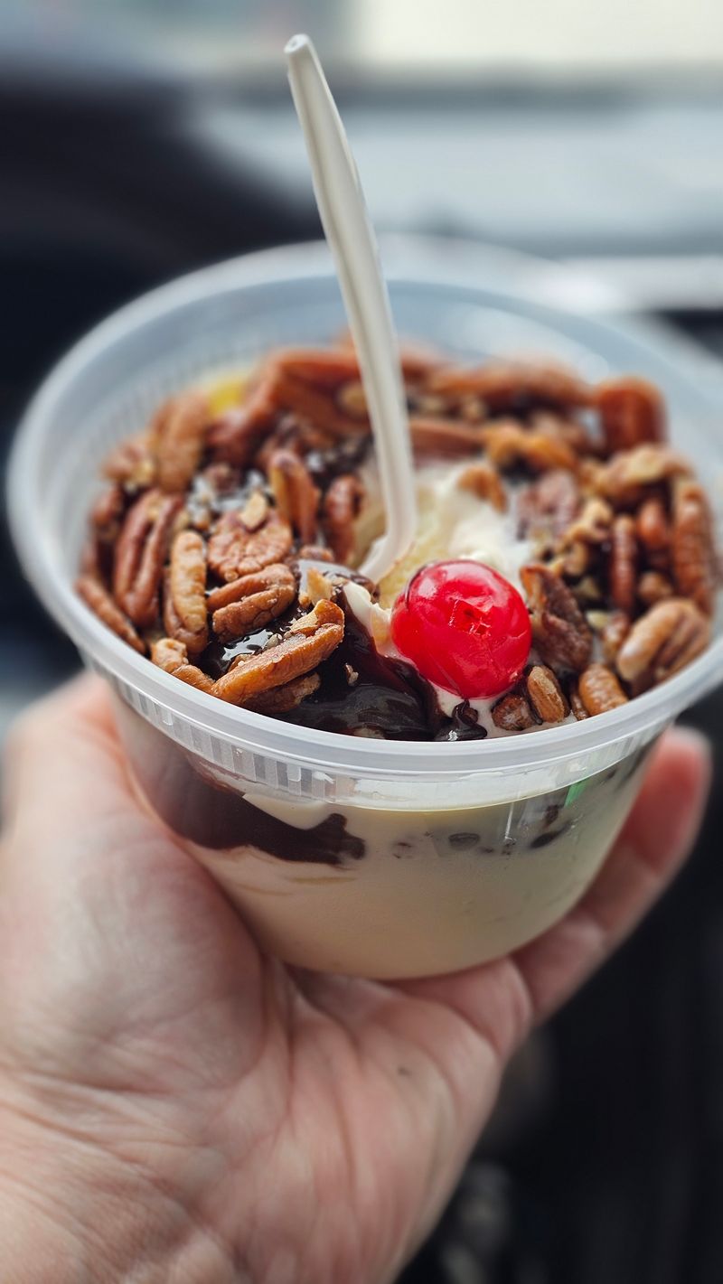 Gilles Frozen Custard Drive-In – Milwaukee