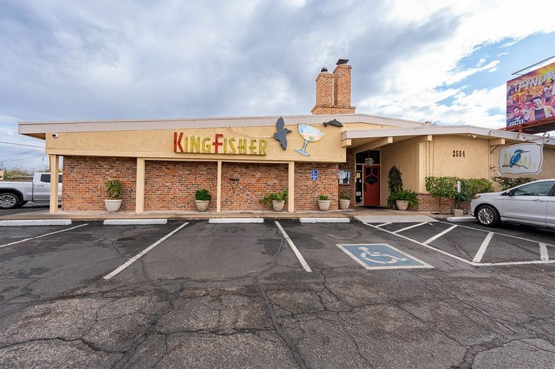 Kingfisher Bar & Grill