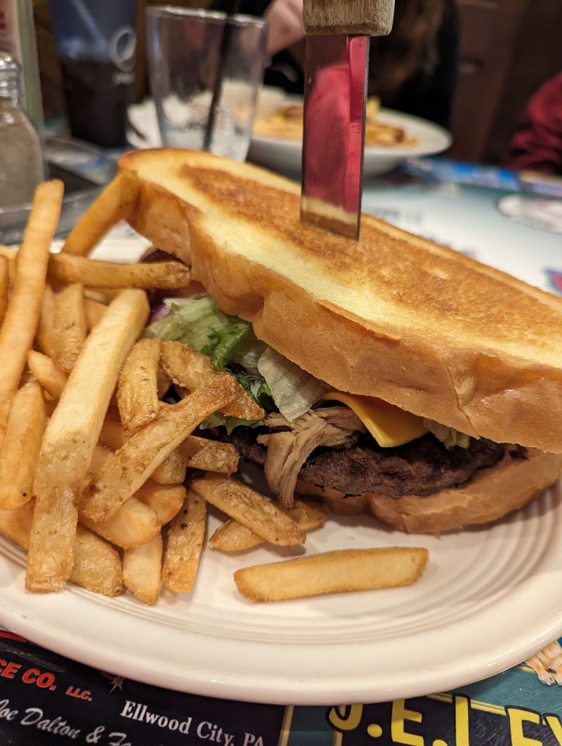 19th Hole Saloon & Steakhouse - Pioneer