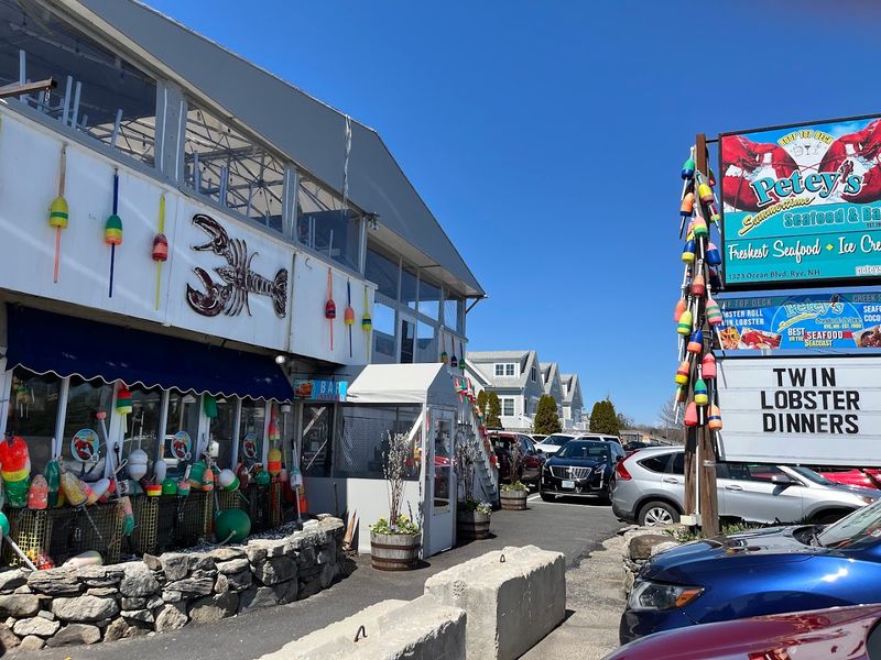 Petey's Summertime Seafood & Bar