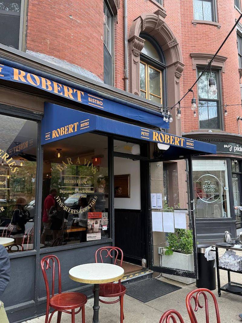 Petit Robert Bistro