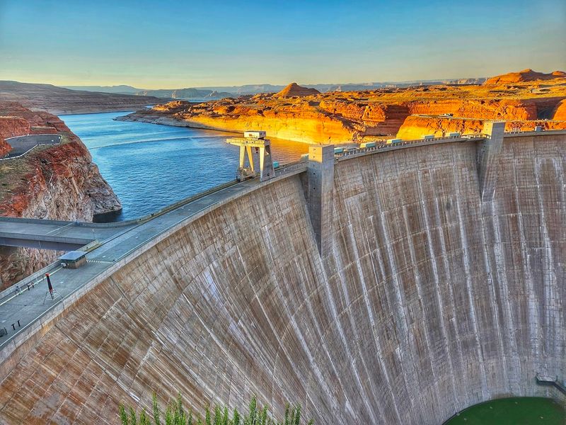 Lake Powell And Glen Canyon Dam