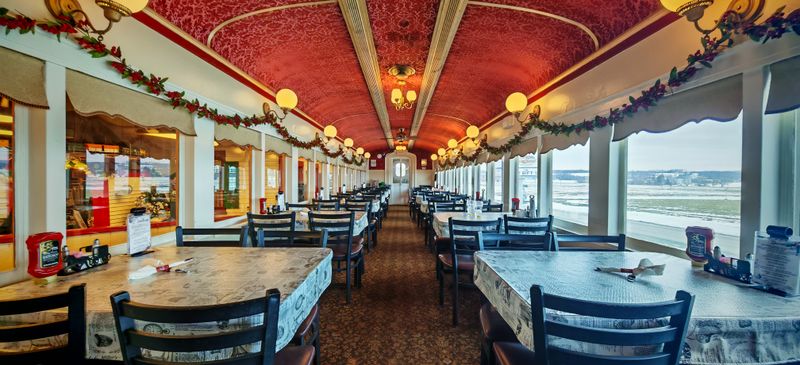 Cozy Atmosphere with Neighborhood Friendliness