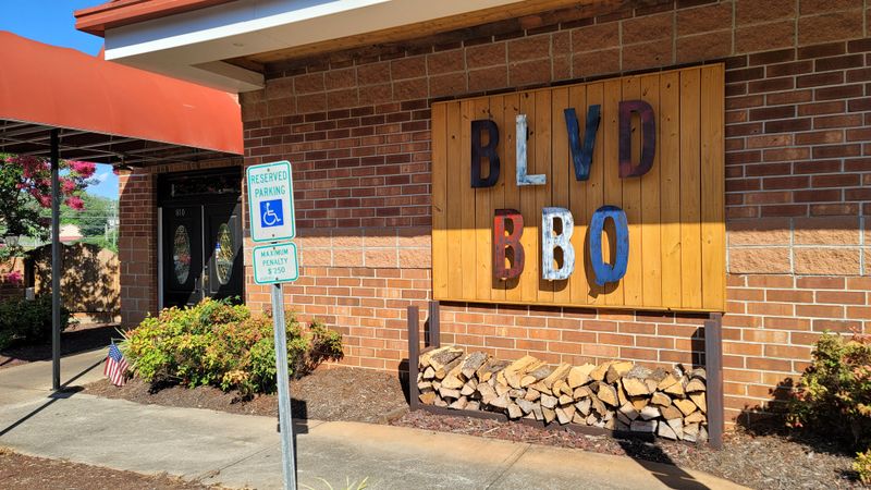 Boulevard Barbeque, Morganton