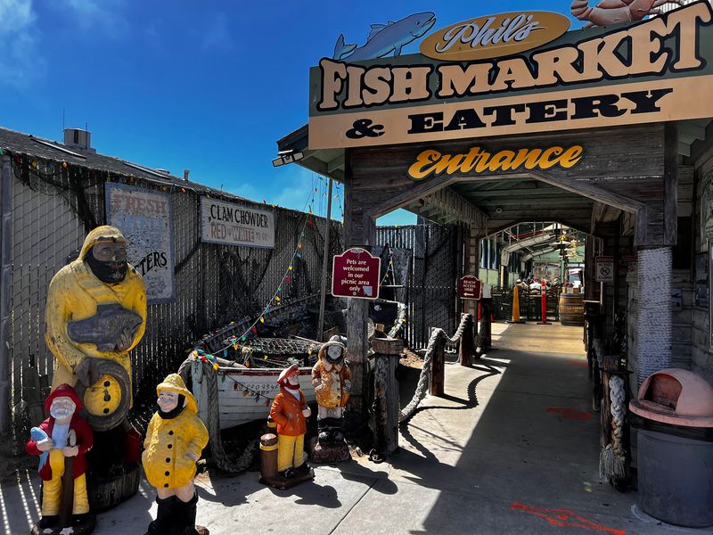 Phil's Fish Market And Eatery