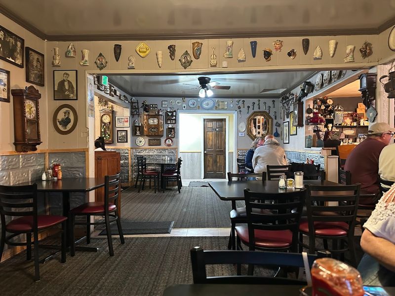 Phil's Restaurant, Hot Springs