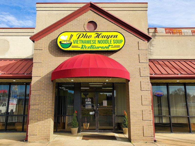 Pho Huyen, Conway Pho Huyen, Conway