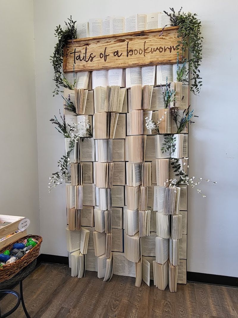 Photo-friendly details and memorable displays
