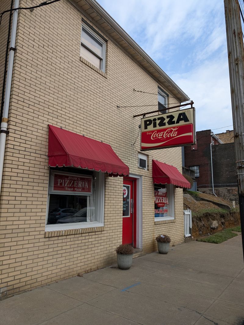 Frank's Pizzeria — 618 Duss Ave, Ambridge, PA 15003