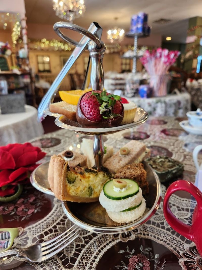 Piccadilly Parlour Victorian Tea Room, Canfield