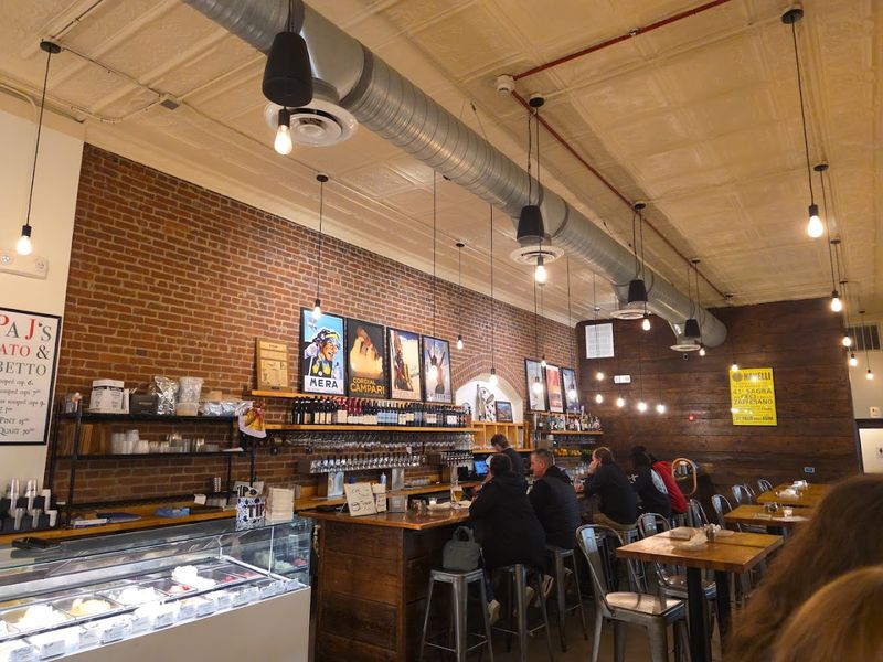 PaPa J's Twin Plaza (Pittsburgh, PA)