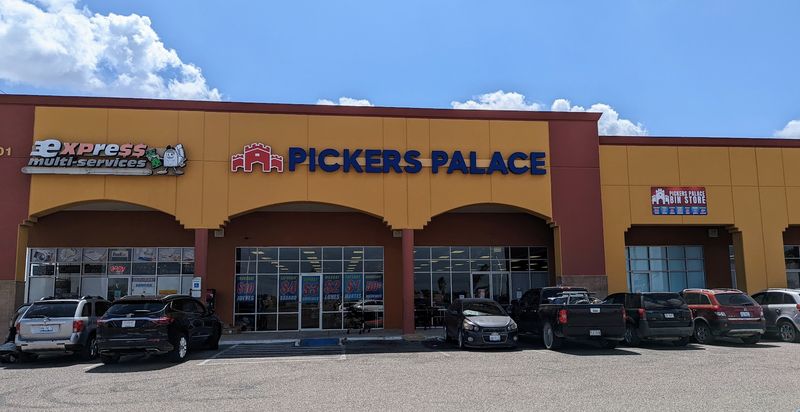 Pickers Palace Bin Store