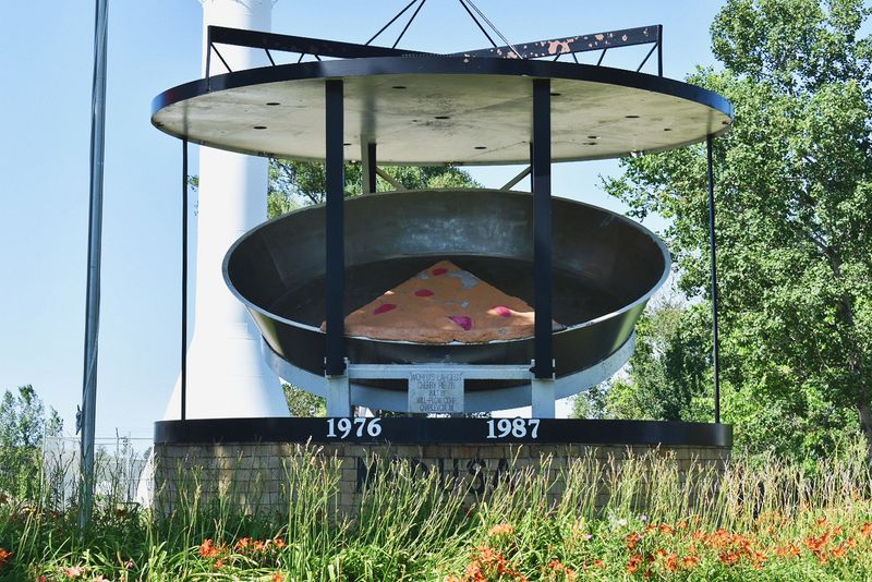 Picture The 1987 Pie While You Stand There Picture The 1987 Pie While You Stand There