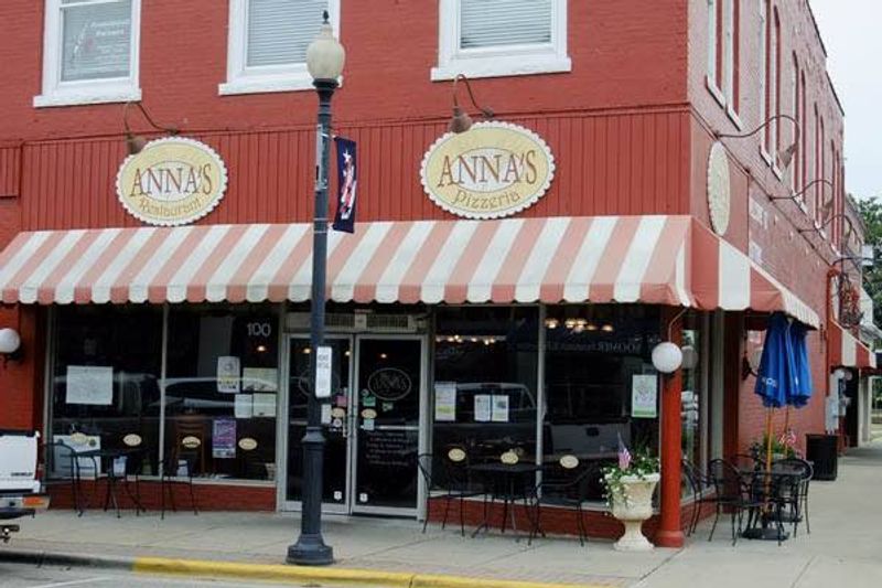Anna's Pizzeria: Apex's Grandma-Style Sensation