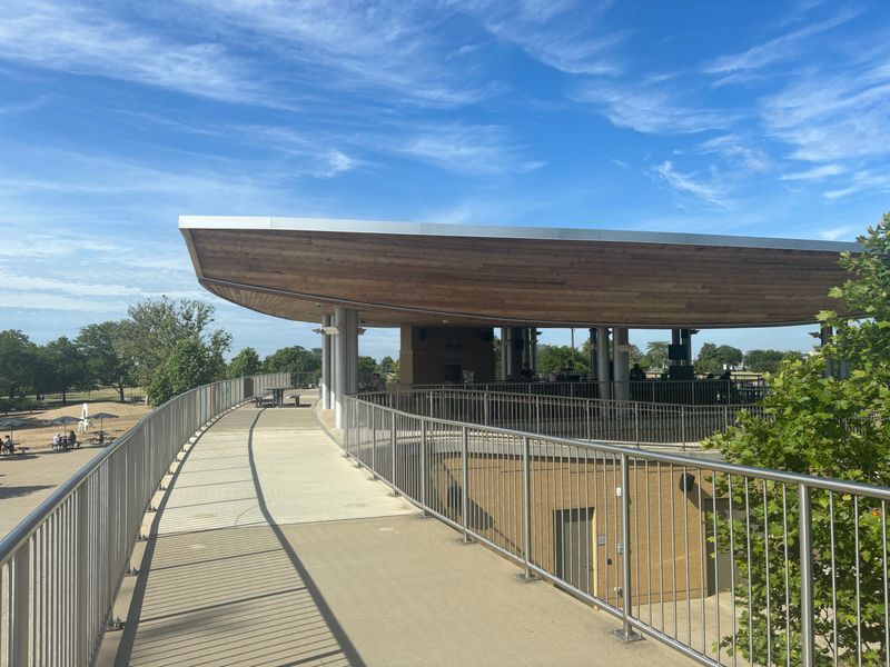 Edgewater Beach House, Cleveland