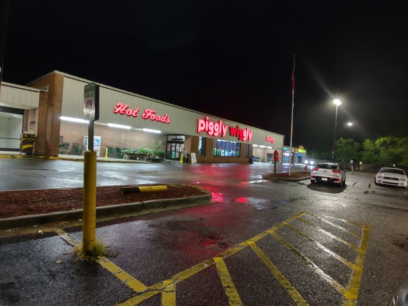 Piggly Wiggly - Jones Market, St Matthews Piggly Wiggly - Jones Market, St Matthews
