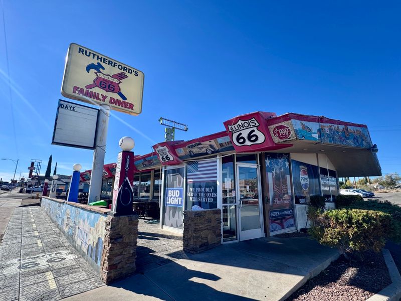 Rutherford's 66 Family Diner