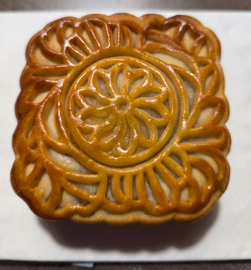 Pineapple Bread And Mini Moon Cakes Worth A Peek Pineapple Bread And Mini Moon Cakes Worth A Peek