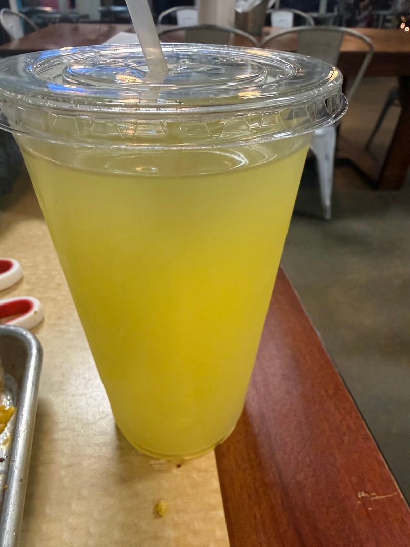 Pineapple Lemonade Is The Must-Order Sip