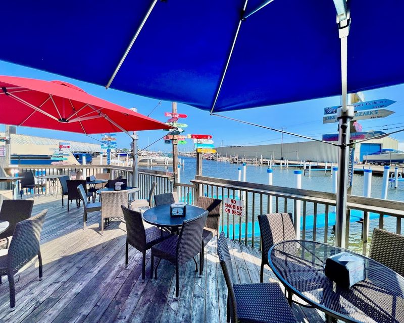 Mike’s On The Water, St. Clair Shores